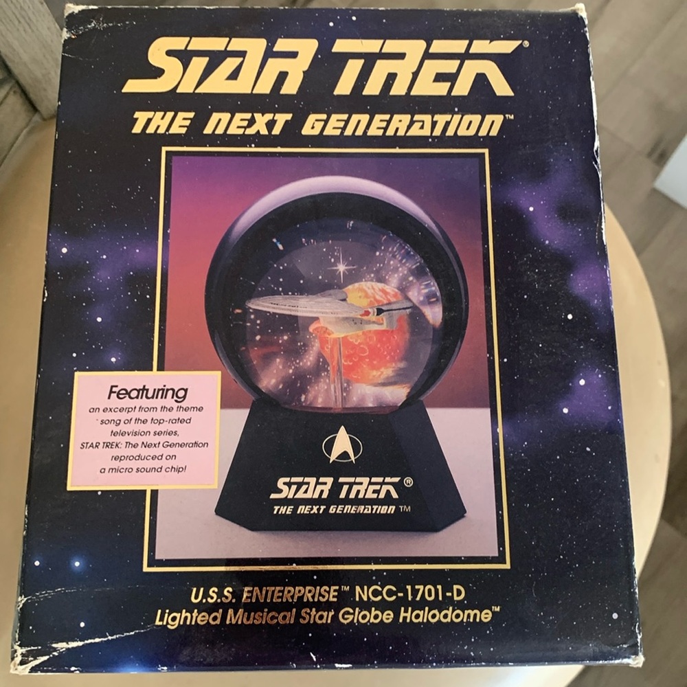 Star Trek Klingon Bird-of-Prey Star Globe never been out of the box!!! 48051